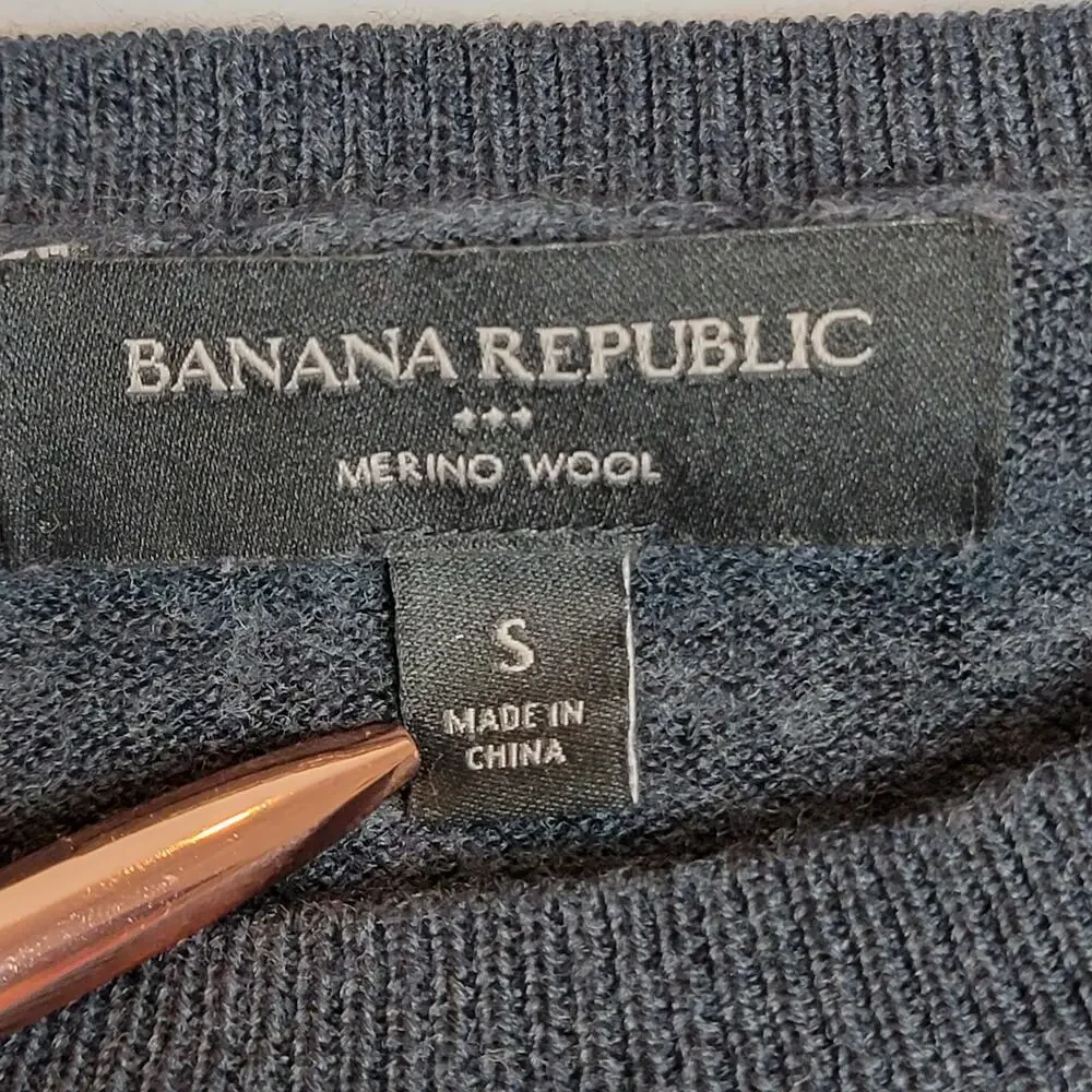 Banana Republic Casual Preppy Merino Wool Sweater